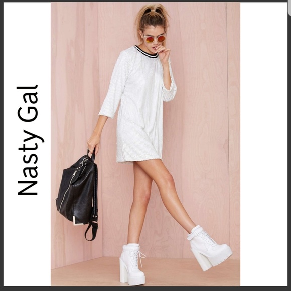 Nasty Gal Dresses & Skirts - NWT Nasty Gal Glamorous Draya Sequin Dress